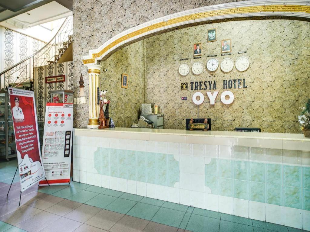 Oyo 1140 Hotel Tresya Tanjung Balai Tanjungbalai Exterior photo